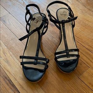 Jessica Simpson black wedges